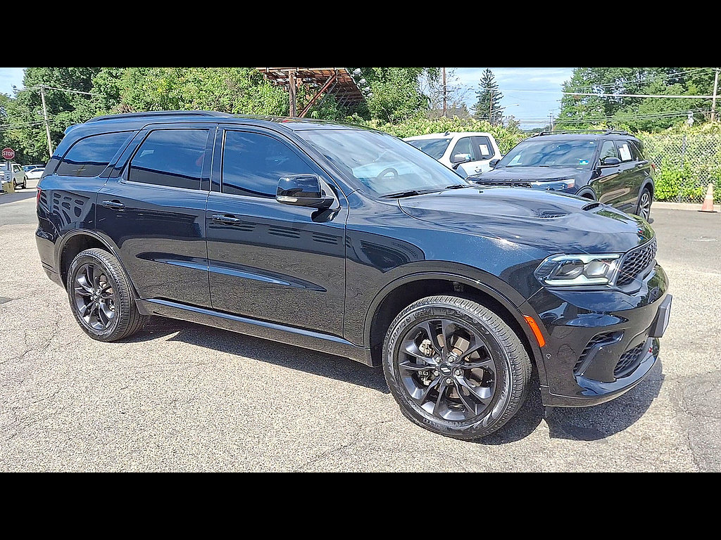Used 2025 Dodge Durango GT AWD/4WD image 2