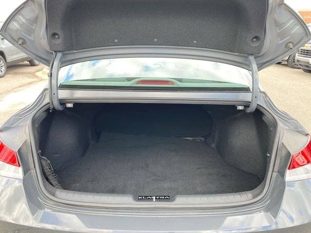 Used 2023 Hyundai Elantra SEL w/ Convenience Package image 16