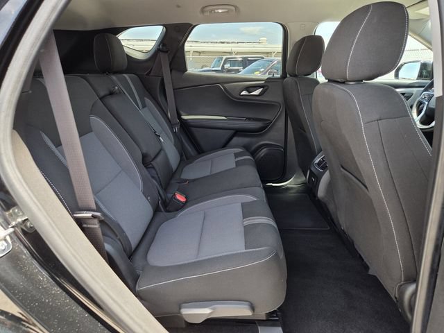 Used 2025 Chevrolet Blazer LT FWD image 18