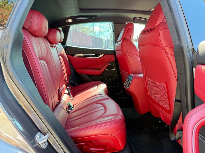 Used 2020 Maserati Levante GranSport image 22