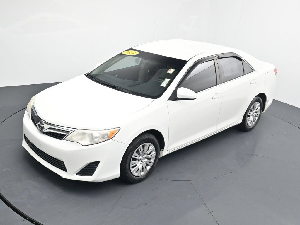 Used 2014 Toyota Camry LE FWD image 30