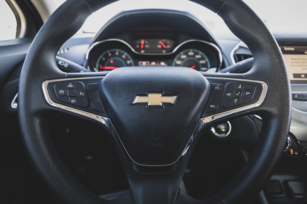 Used 2018 Chevrolet Cruze LT w/ Convenience Package image 12