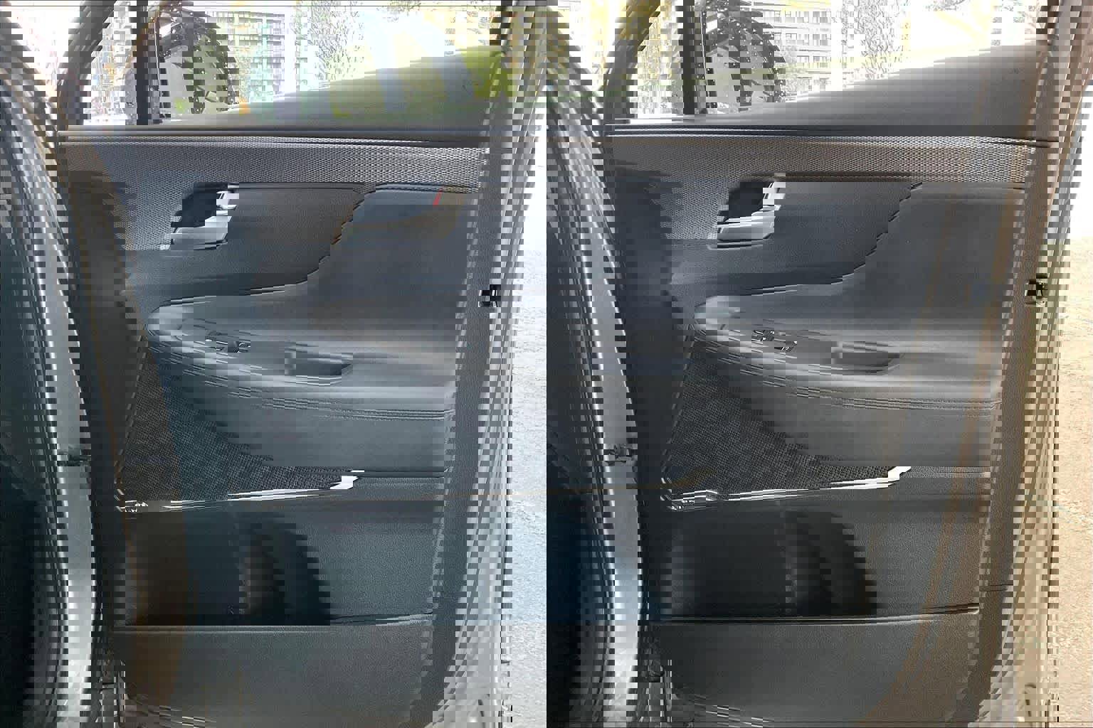 Used 2020 Hyundai Santa Fe SEL w/ Convenience Package image 18