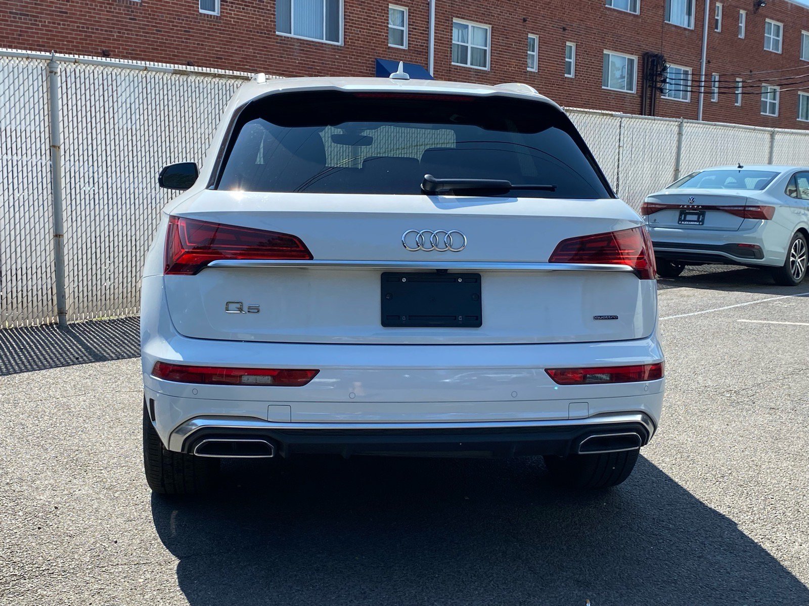 Used 2023 Audi Q5 2.0T Premium w/ Convenience Package AWD/4WD image 4