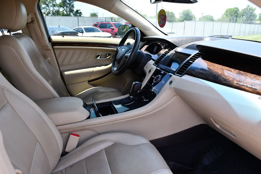 Used 2019 Ford Taurus Limited FWD image 29