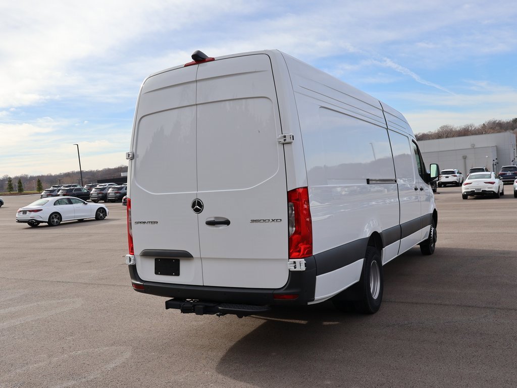 Used 2024 Mercedes-Benz Sprinter 3500 image 11