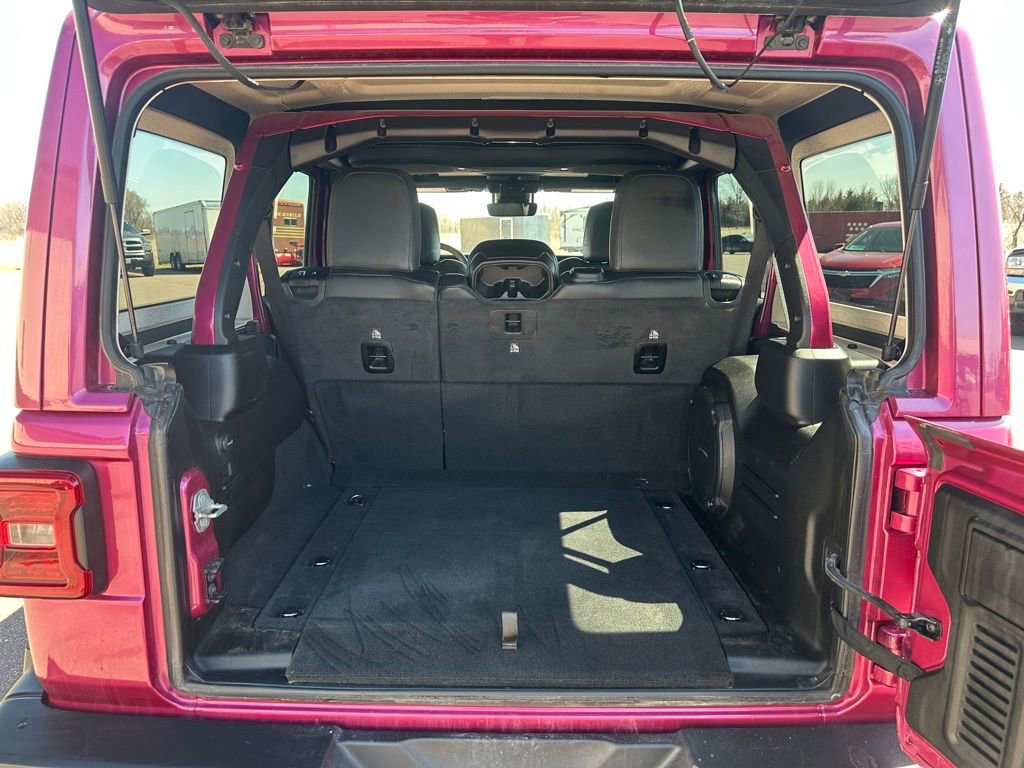 Used 2024 Jeep Wrangler Sahara w/ Technology Group image 27