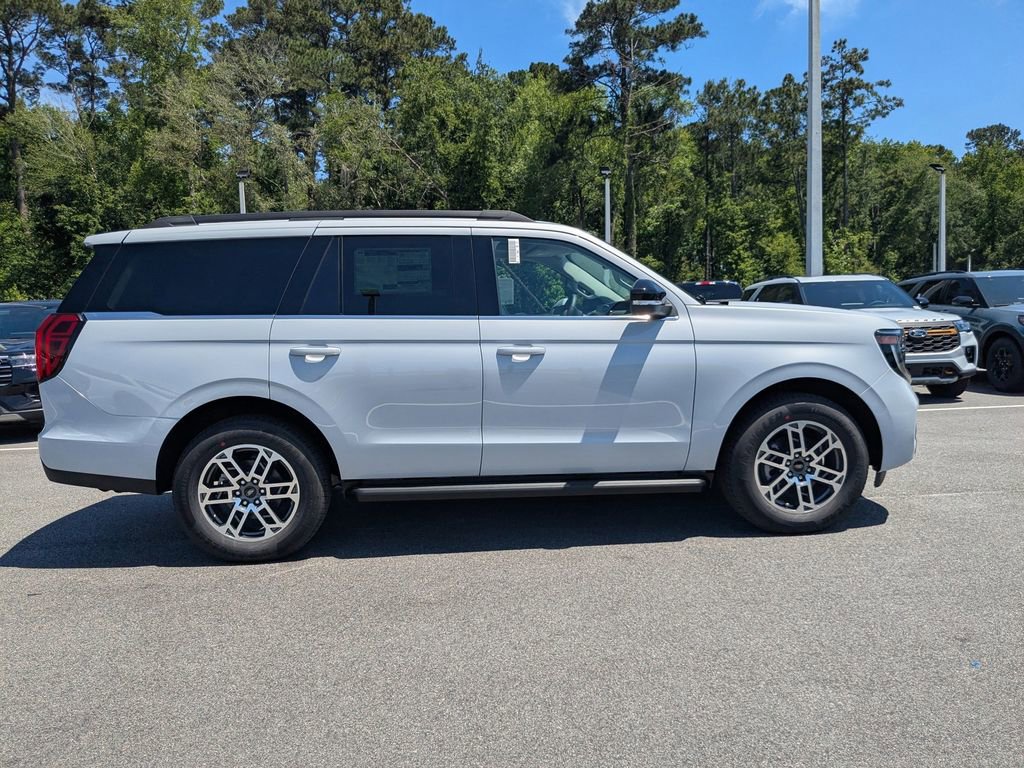 New 2026 Ford Expedition Active RWD image 3