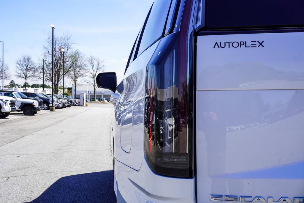 Used 2025 Cadillac Escalade V image 43