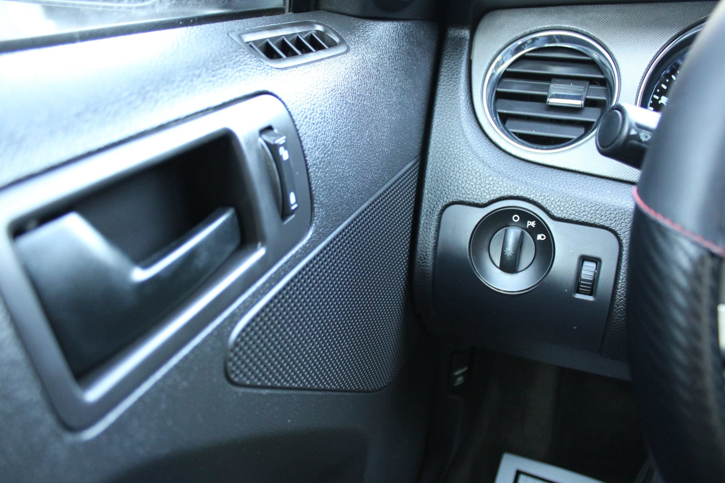 Used 2014 Ford Mustang Coupe RWD image 18