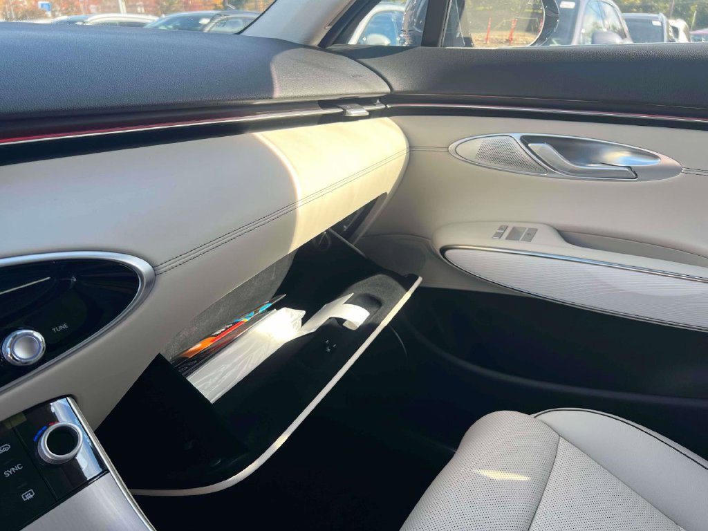 New 2027 Genesis GV70 2.5T Advanced AWD/4WD image 19