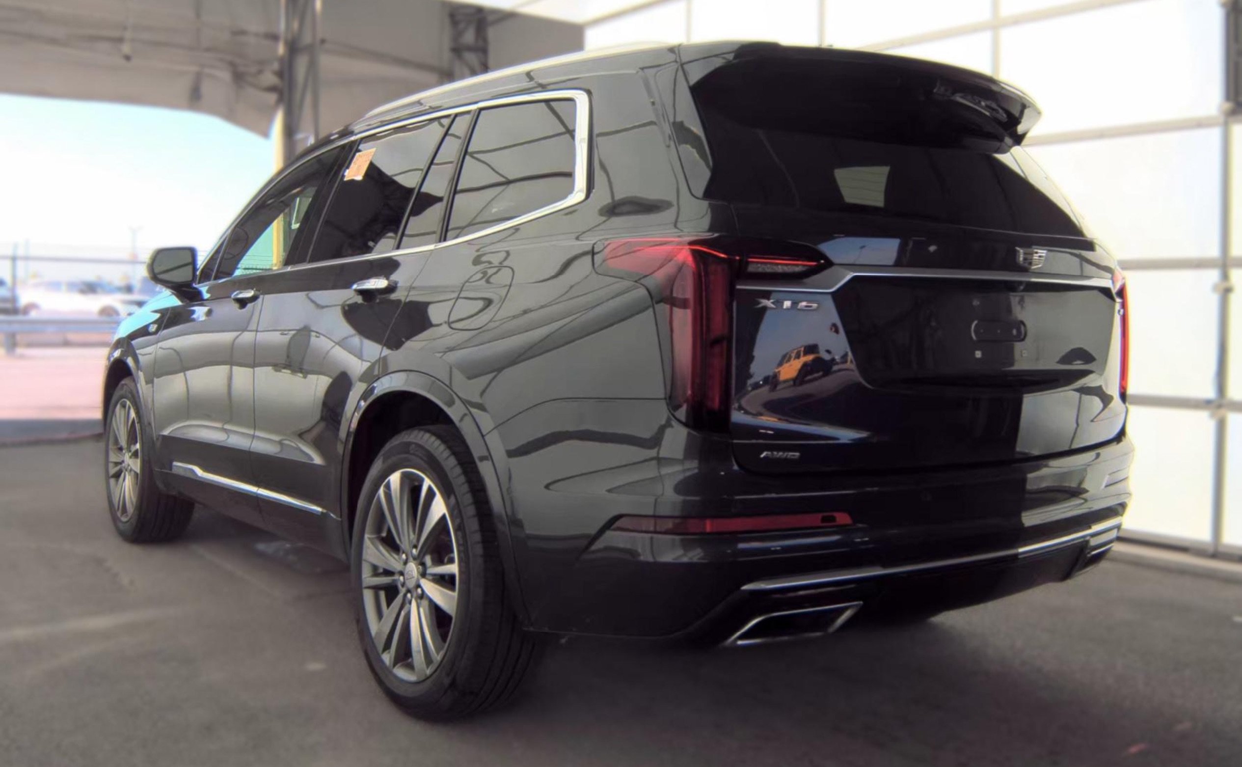 Used 2020 Cadillac XT6 Premium Luxury AWD/4WD image 4
