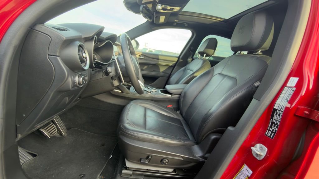 Used 2023 Alfa Romeo Stelvio Sprint image 7