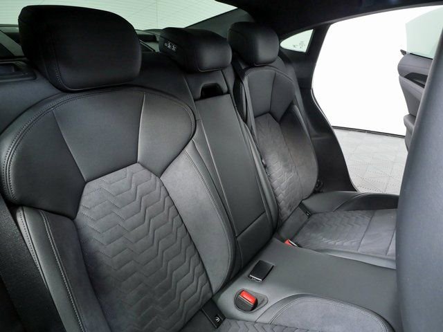 Used 2023 Audi e-tron GT Premium Plus image 23