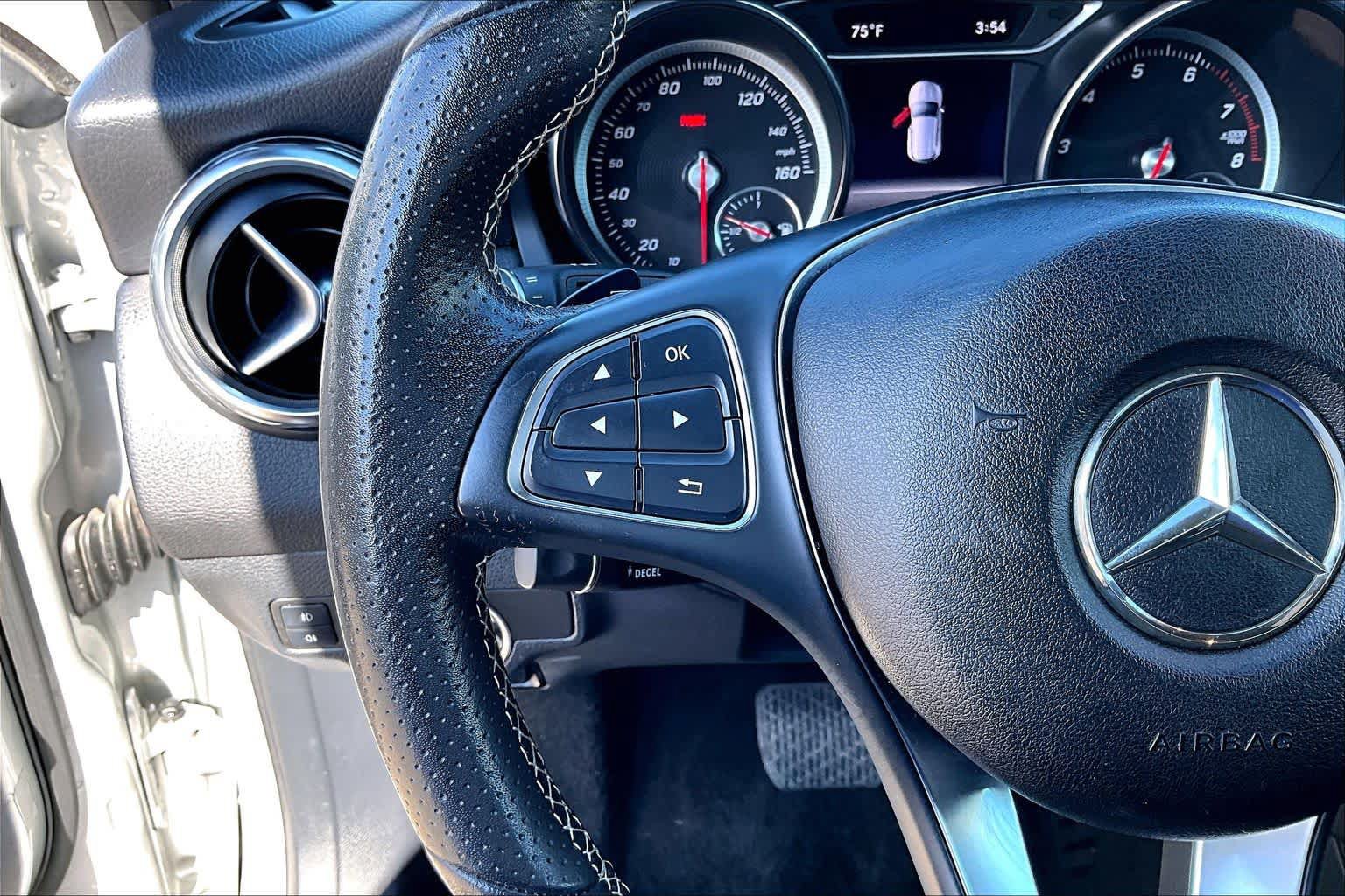 Used 2018 Mercedes-Benz GLA 250 4MATIC image 24