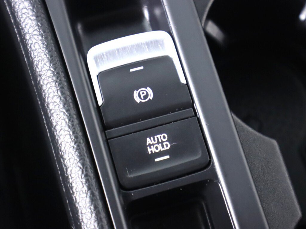Used 2016 Volkswagen Golf 4-Door AWD/4WD image 29
