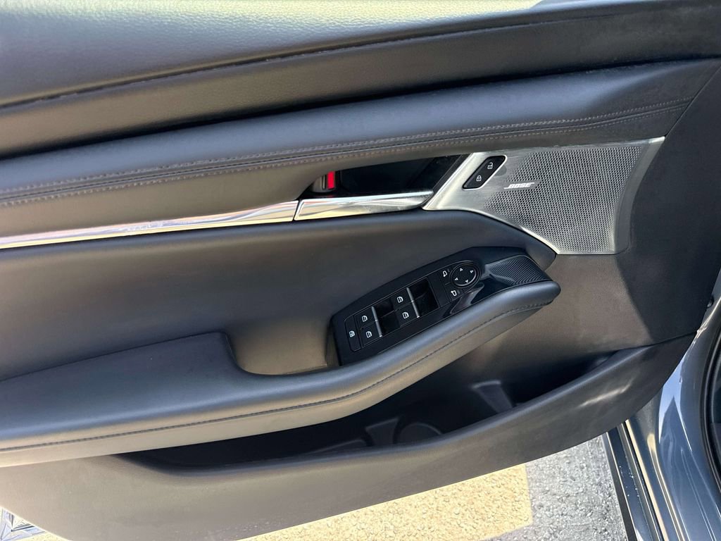 Used 2019 MAZDA MAZDA3 Hatchback image 19