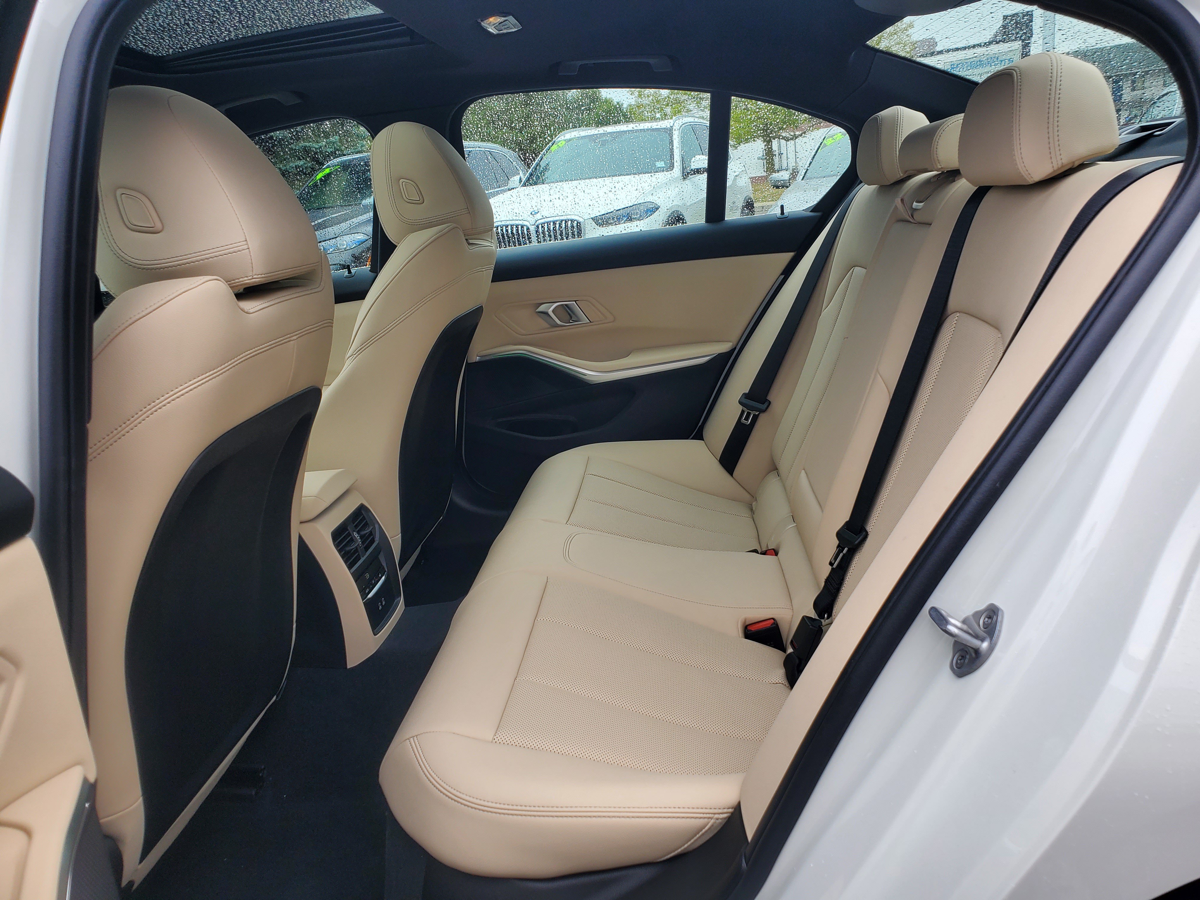 New 2026 BMW 330i xDrive Sedan w/ Premium Package AWD/4WD image 32