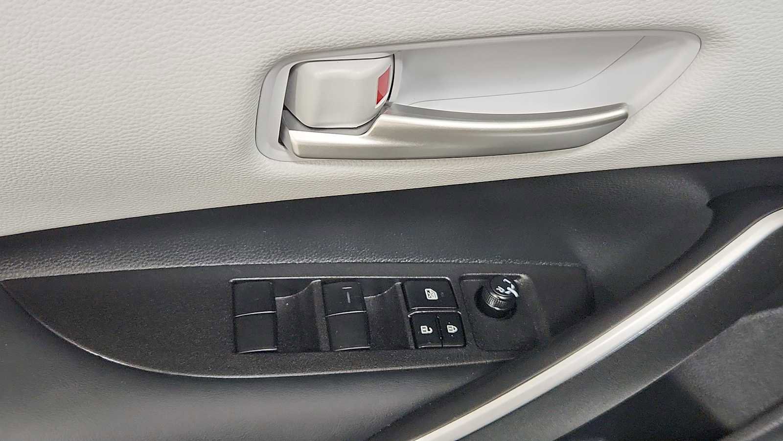 Certified 2025 Toyota Corolla SE FWD image 15