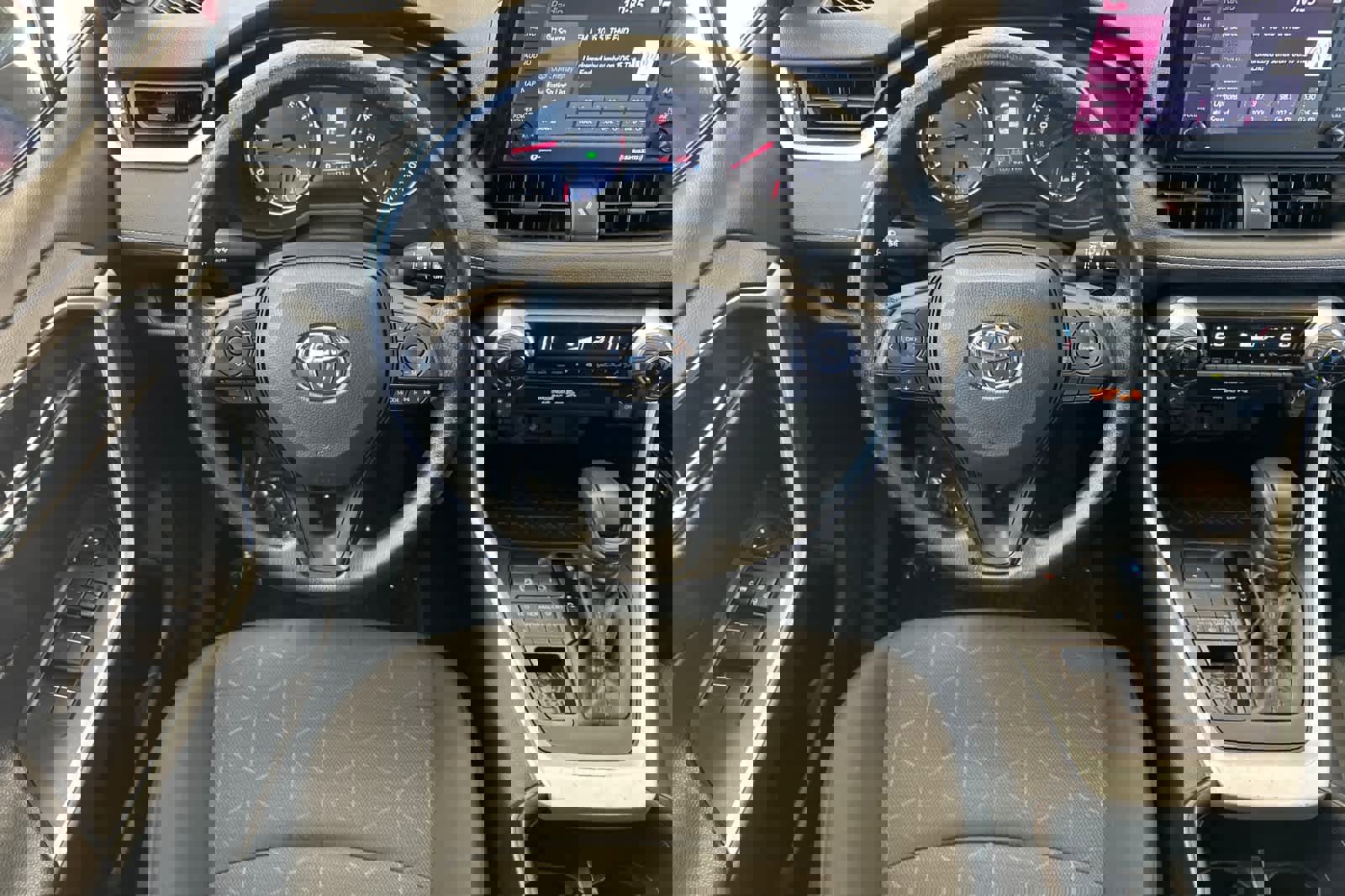 Used 2022 Toyota RAV4 XLE image 15