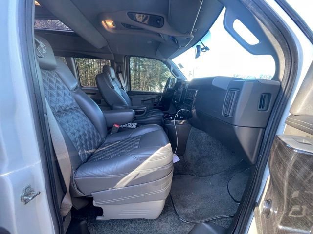 Used 2022 GMC Savana 2500 Extended image 23