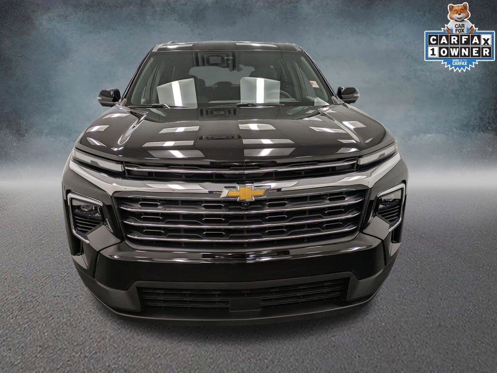 Used 2025 Chevrolet Traverse LT w/ Driver Confidence Package AWD/4WD image 2