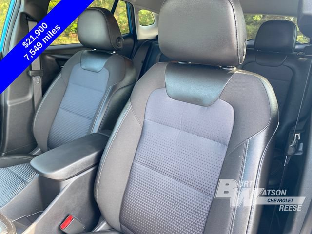 Used 2025 Chevrolet Trax LT FWD image 13