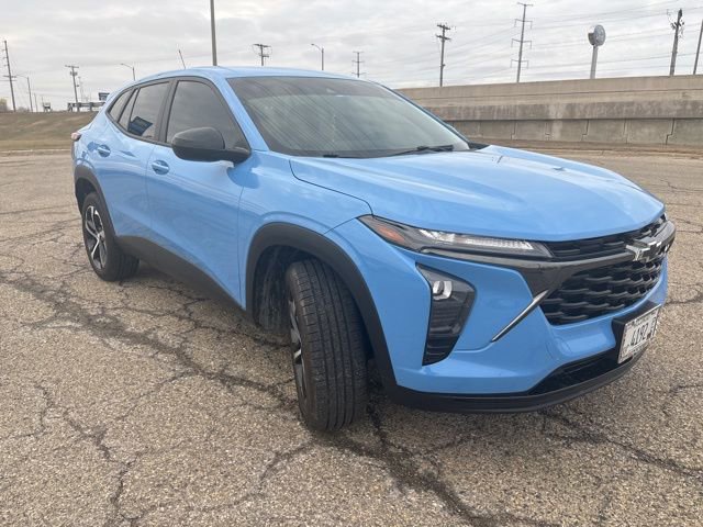 Used 2024 Chevrolet Trax RS w/ Driver Confidence Package image 1