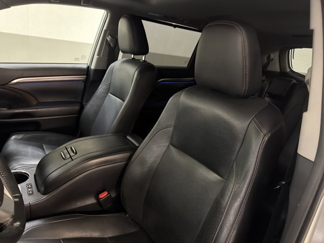 Used 2019 Toyota Highlander Limited w/ Protection Package #3 AWD/4WD image 14