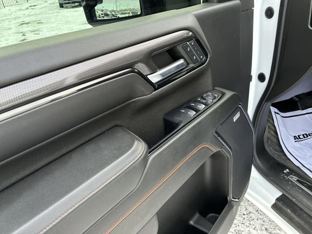 Used 2024 GMC Sierra 2500 AT4 w/ AT4 Preferred Package AWD/4WD image 13