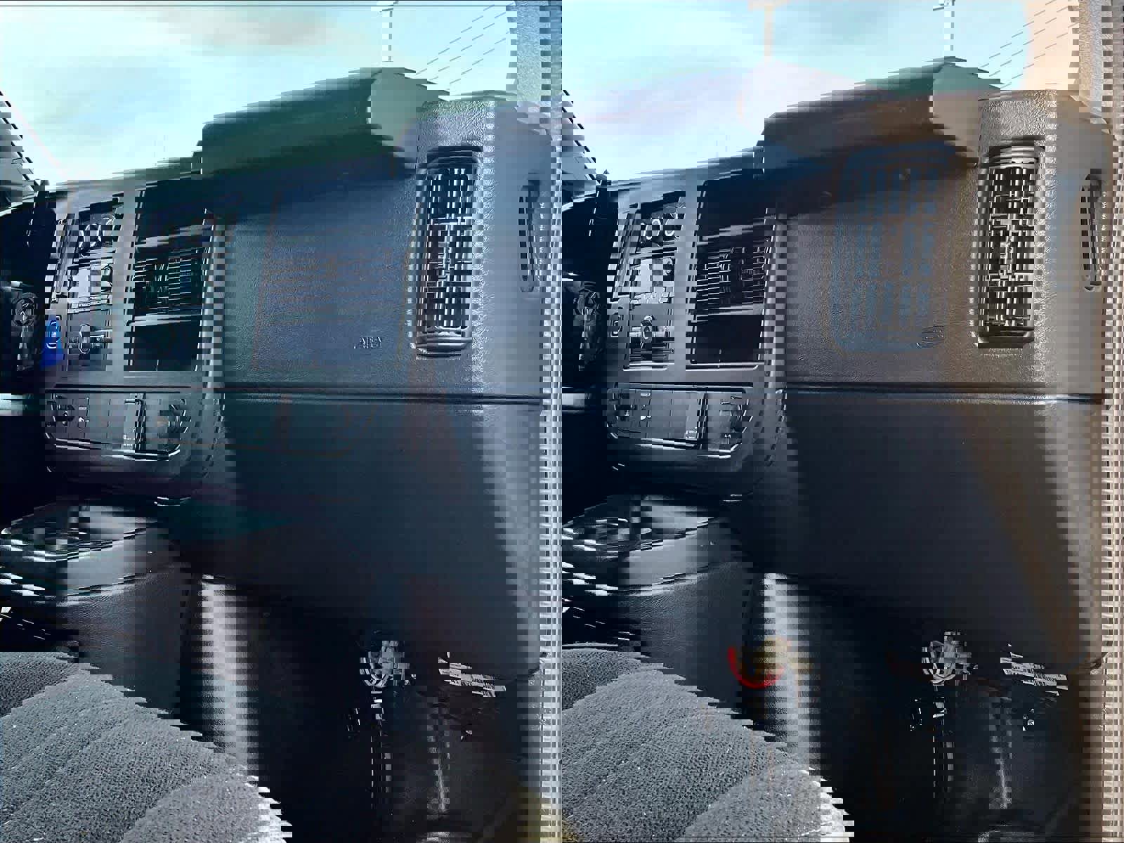 Used 2024 Chevrolet Express 2500 w/ Driver Convenience Package image 14