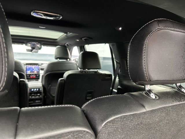 Certified 2024 Jeep Grand Cherokee L Limited w/ Luxury Tech Group II image 17
