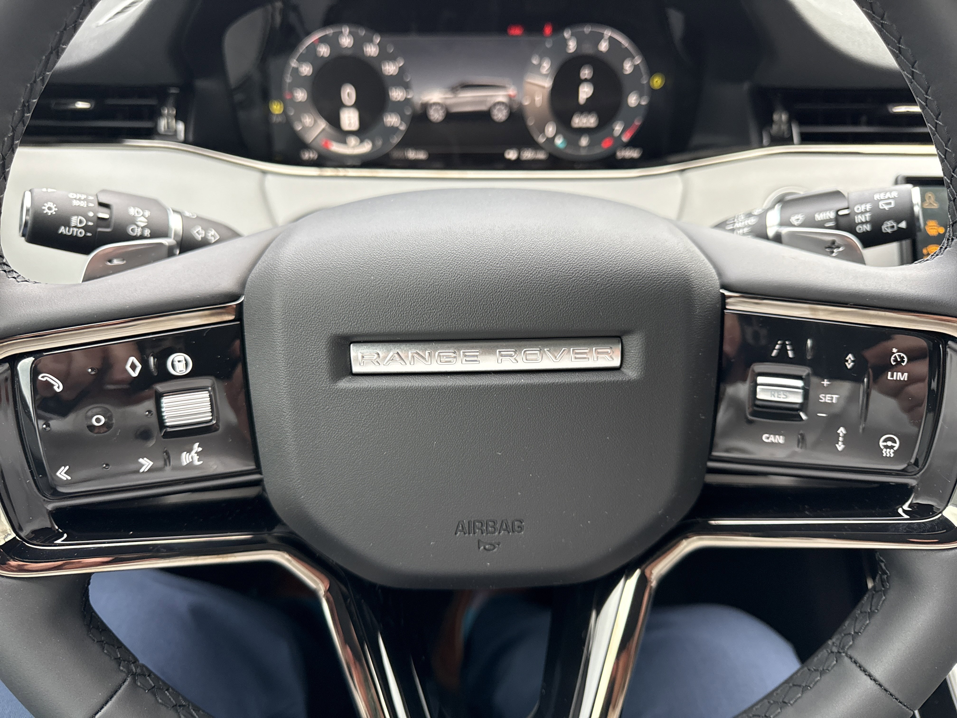 New 2026 Land Rover Range Rover Evoque Dynamic SE image 12