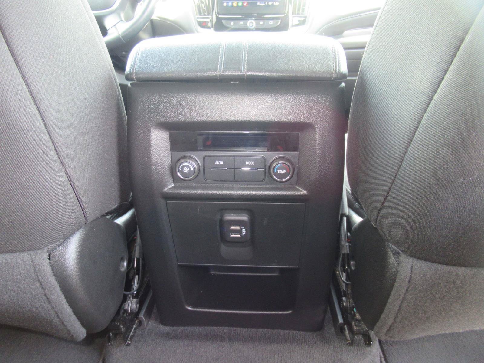Used 2023 Chevrolet Traverse LT FWD image 33