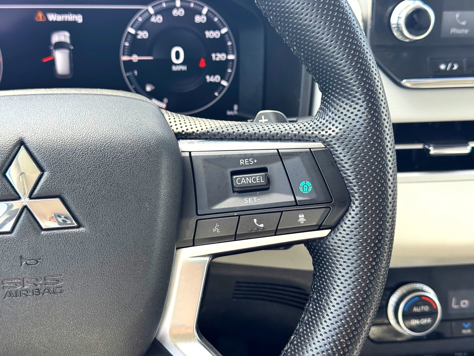 Used 2023 Mitsubishi Outlander SEL image 24