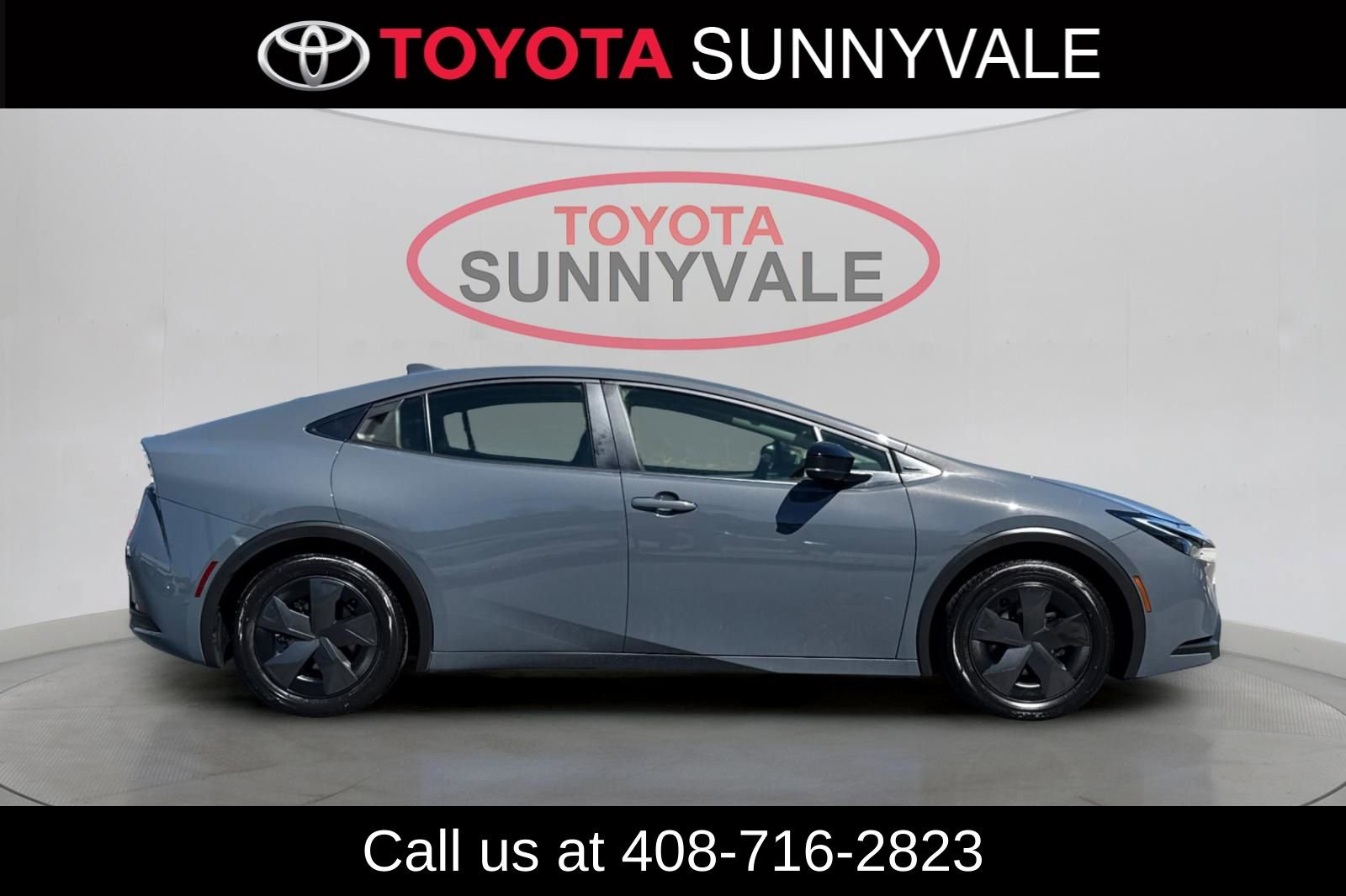 Used 2025 Toyota Prius LE image 9