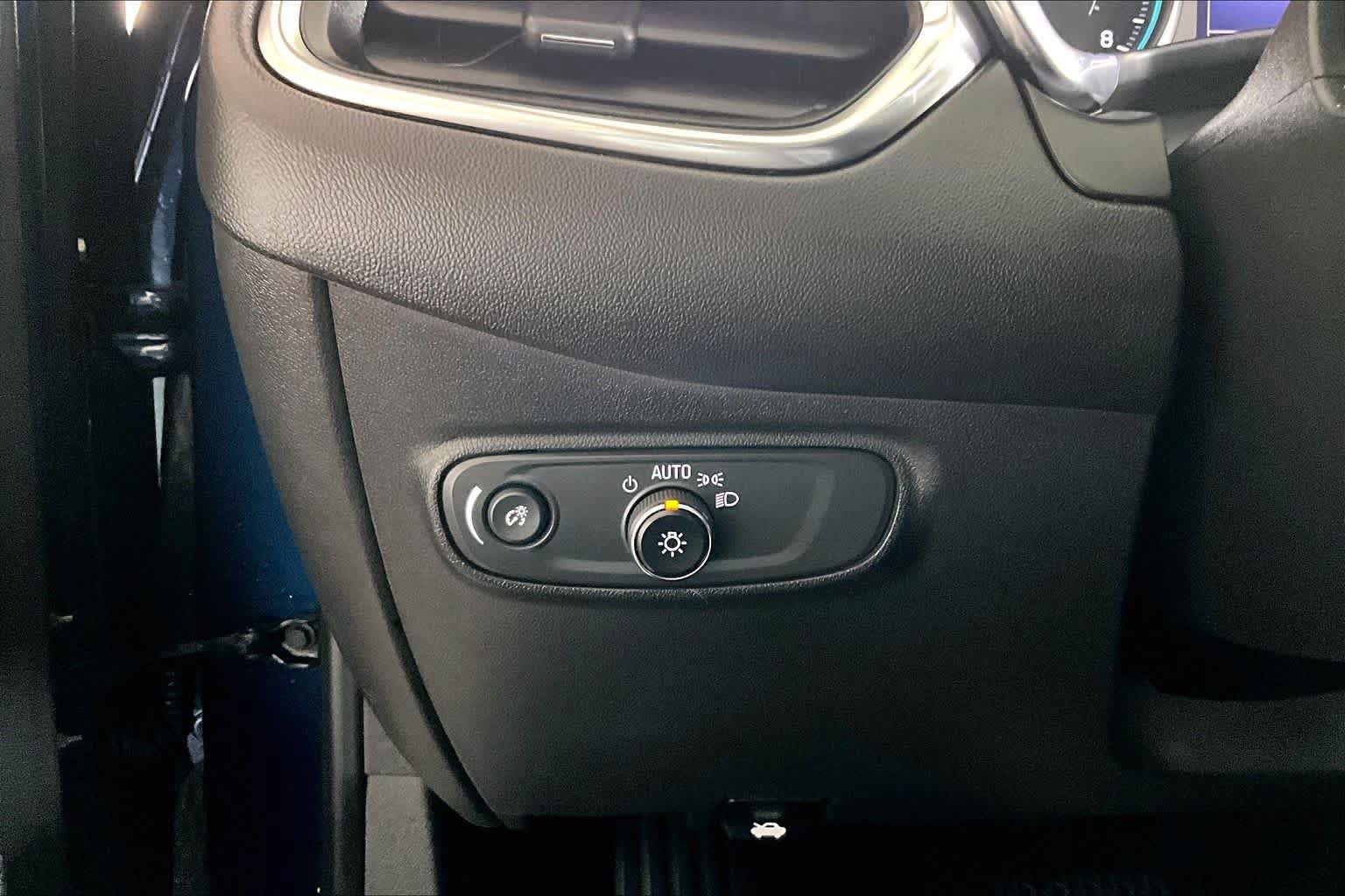 Used 2022 Chevrolet Equinox LT FWD image 36