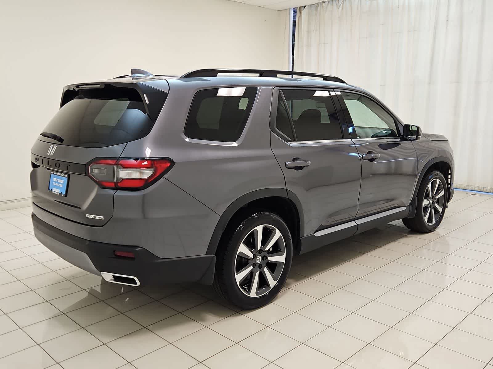 Certified 2025 Honda Pilot Touring image 30