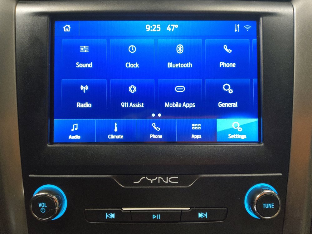 Used 2020 Ford Fusion SEL FWD image 25