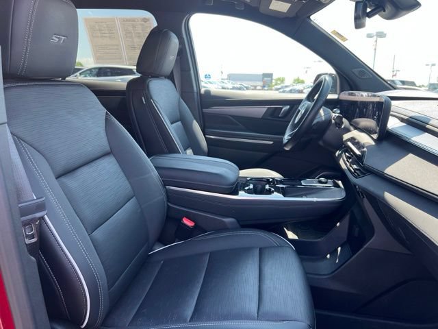 Used 2025 Buick Enclave Sport Touring w/ Trailering Package, 5000 lbs. AWD/4WD image 13