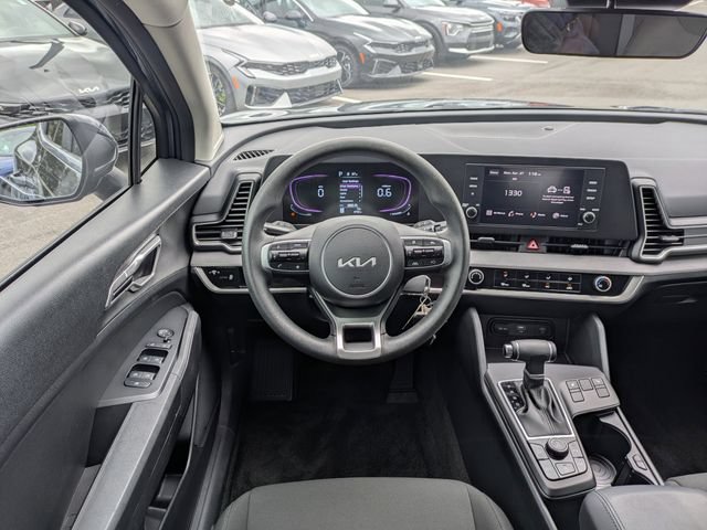 Used 2025 Kia Sportage LX AWD/4WD image 15