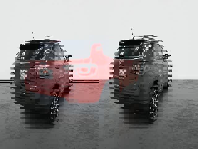 Used 2026 Jeep Compass Limited image 3