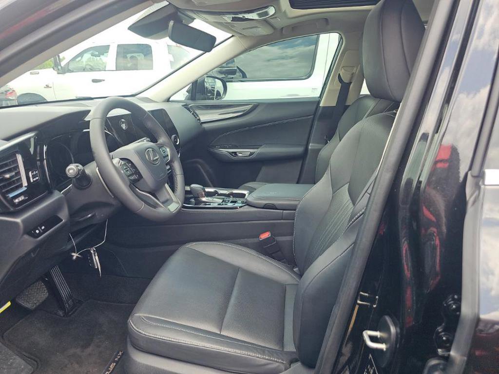 Used 2025 Lexus NX 250 FWD w/ Cold Area Package image 4