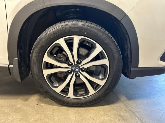Used 2024 Subaru Forester Limited AWD/4WD image 11