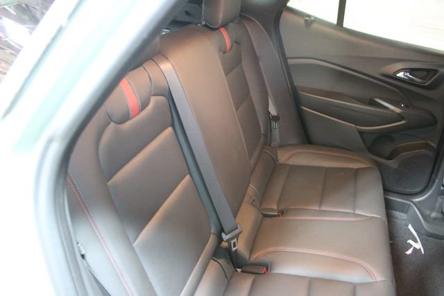 Used 2024 Chevrolet Trax RS w/ Sunroof Package FWD image 9