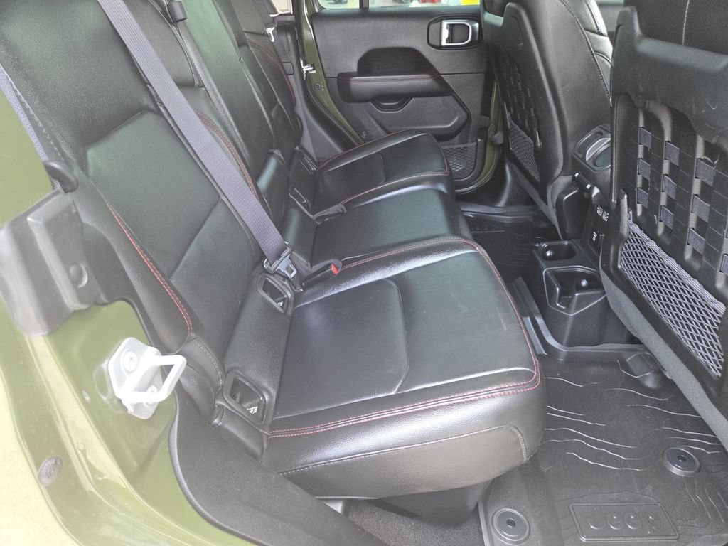 Used 2023 Jeep Gladiator Rubicon w/ Cold Weather Group AWD/4WD image 17