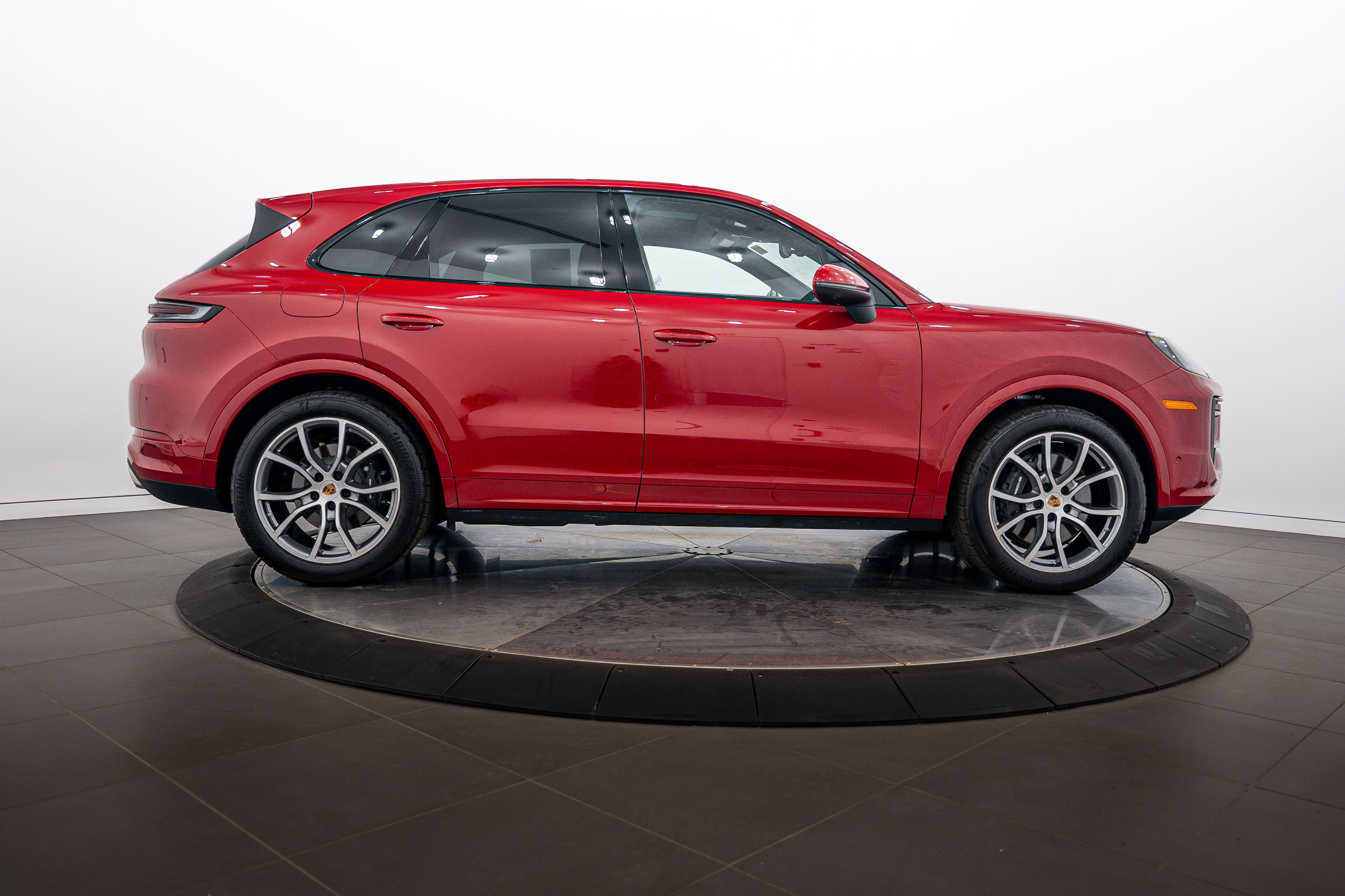 Certified 2026 Porsche Cayenne AWD/4WD image 8