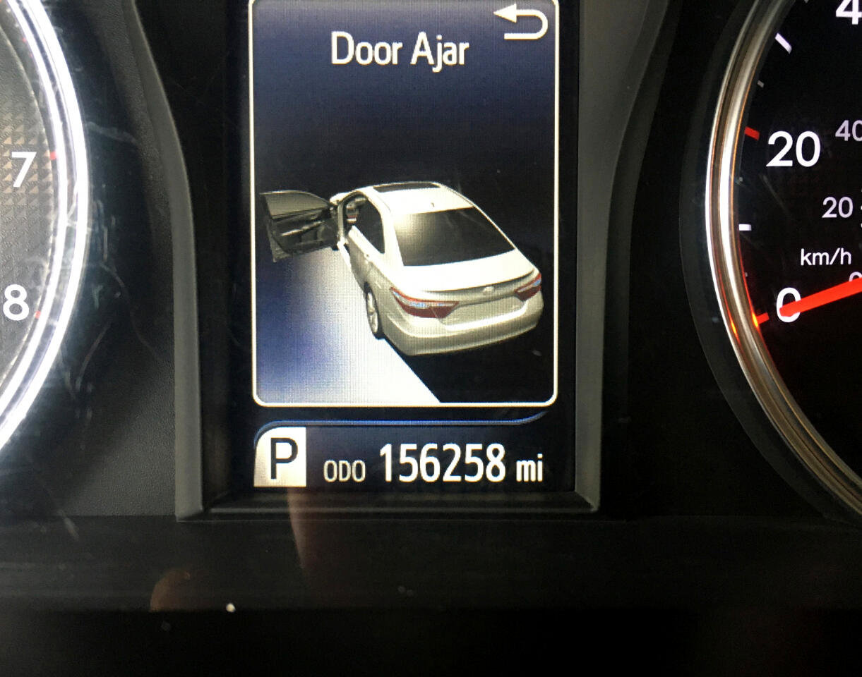 Used 2017 Toyota Camry SE image 23