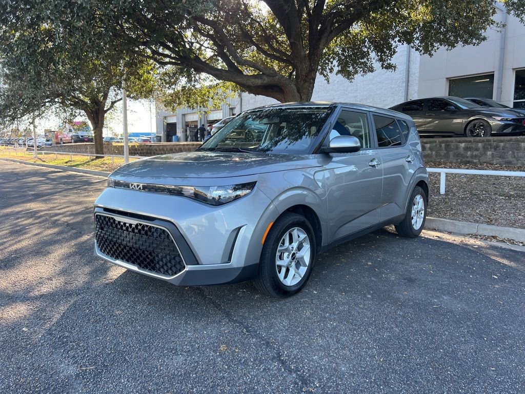 Used 2024 Kia Soul LX w/ Option Group 015 image 3