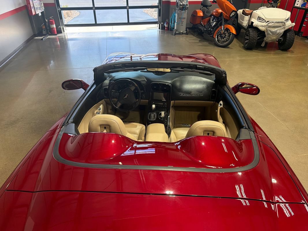 Used 2006 Chevrolet Corvette Convertible w/ Preferred Equipment Group RWD image 56